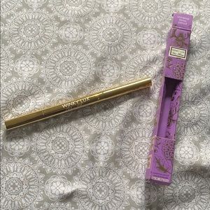 Winky Lux Uni-Brow